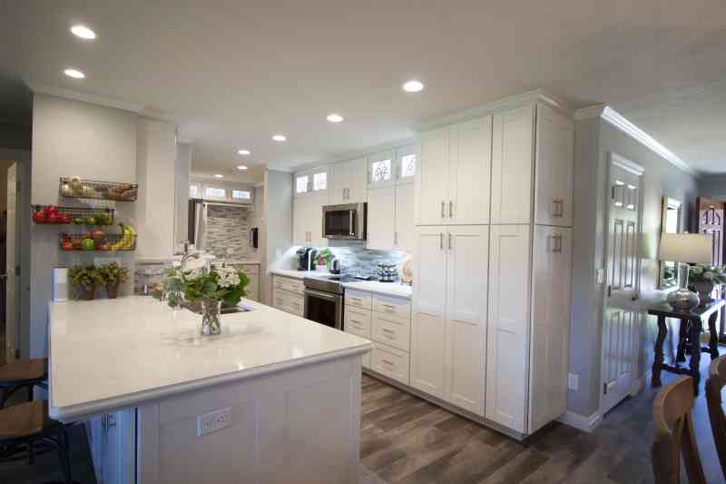 white kitchens always make for a clean look