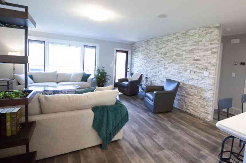 bringing the outdoors in with this cool rock wall